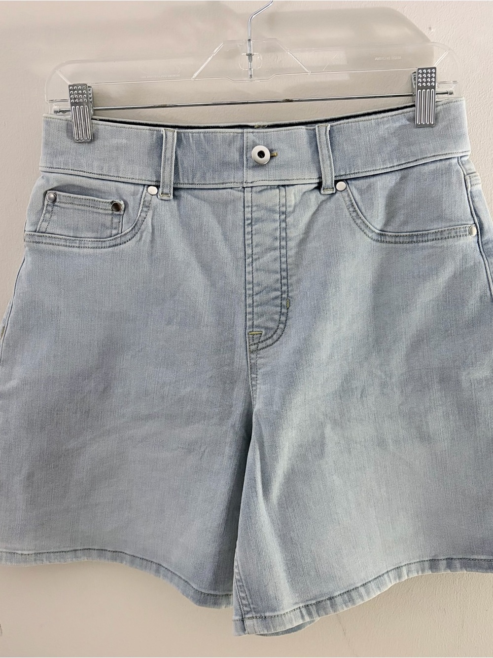 Spanx High-Waist Pull-On 7” Denim Shorts in‎ Turner Wash Small NWT - Picture 4 of 8
